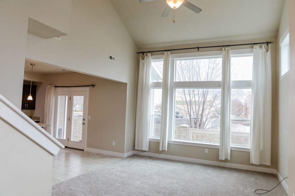 Photo of 1924 W TRAIL HEIGHTS DR, Riverton, UT 84065 (MLS # 2140366)