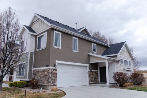 Photo of 1924 W TRAIL HEIGHTS DR, Riverton, UT 84065 (MLS # 2140366)