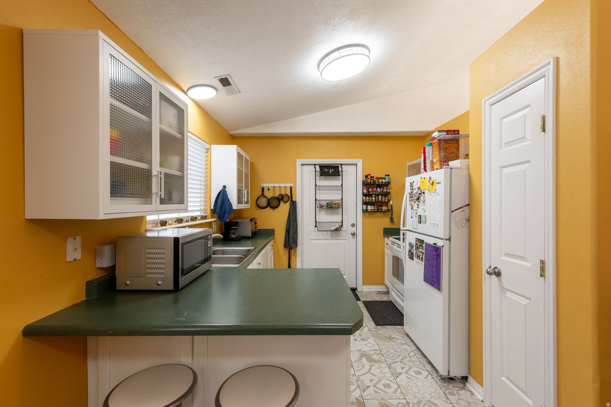 RIDGEPOINTE - Residential