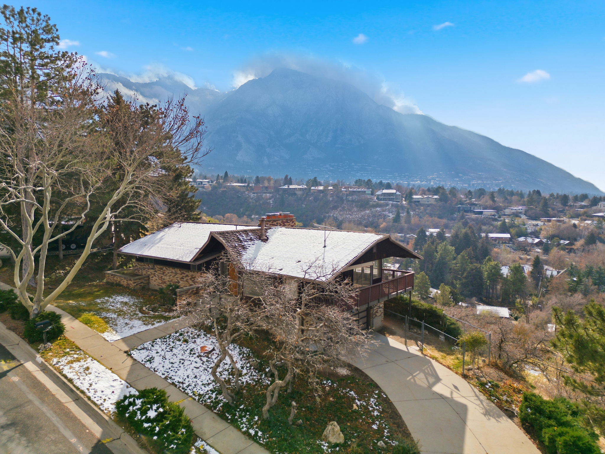 CREST VIEW MANOR - Residential