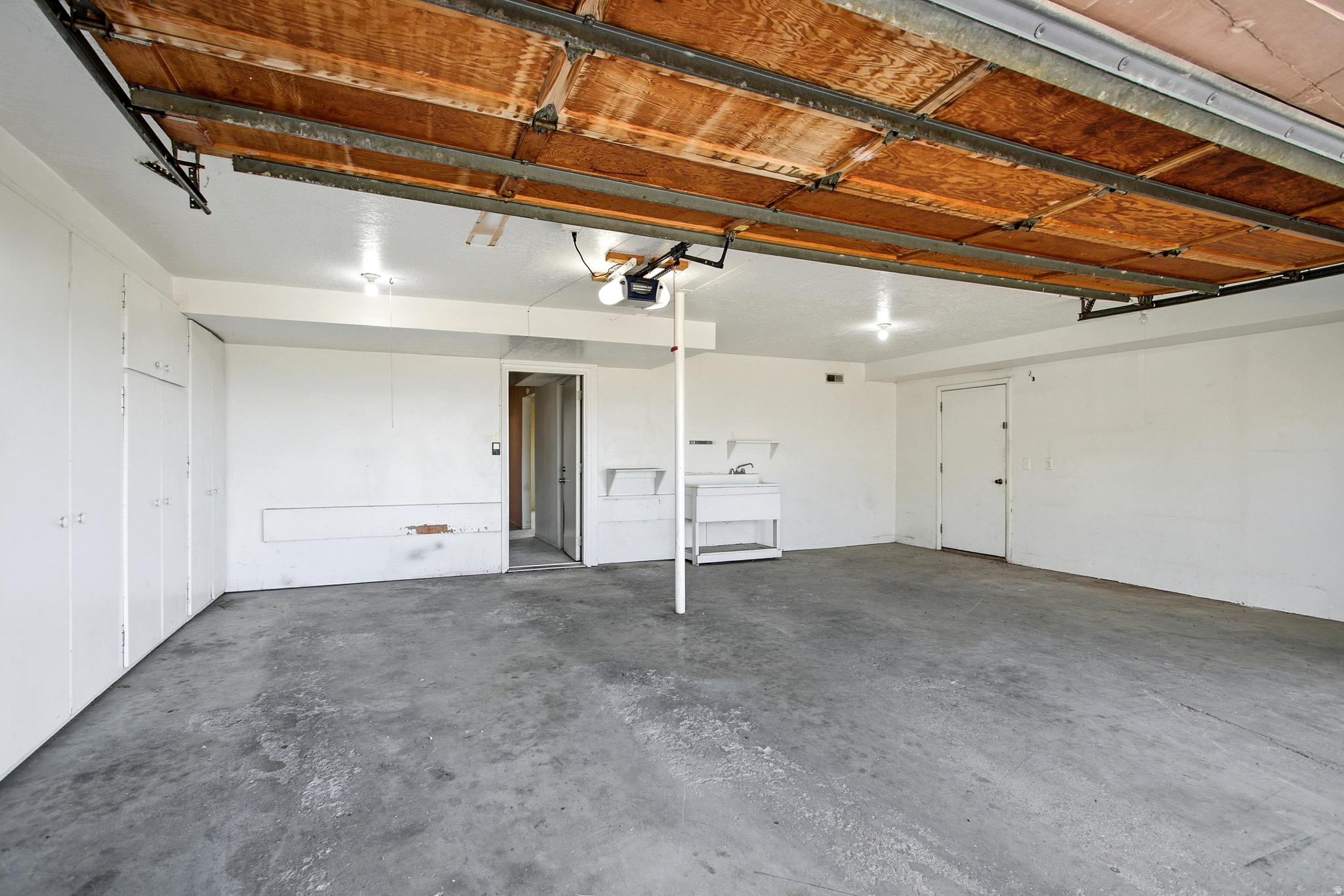 CREST VIEW MANOR - Residential