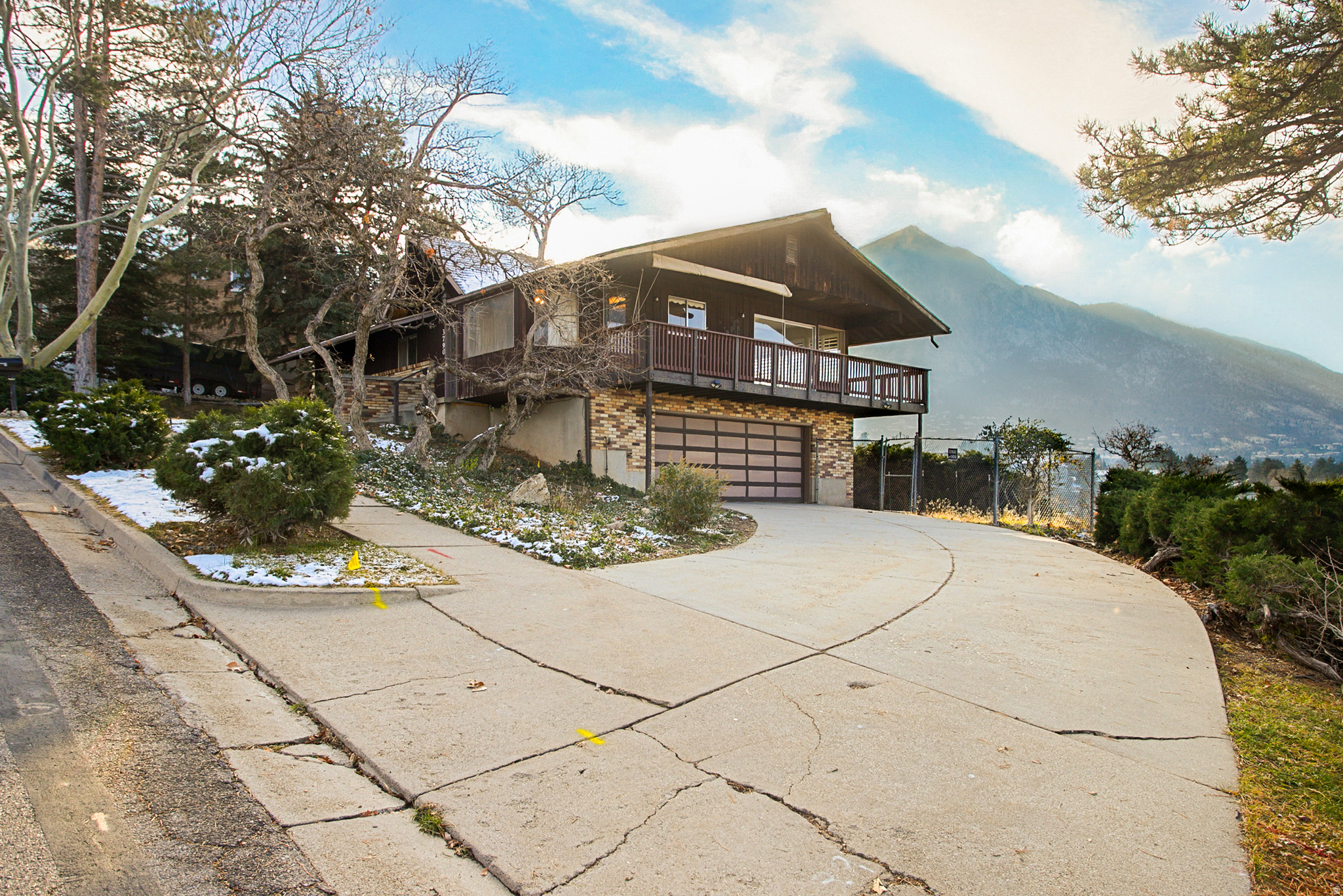 CREST VIEW MANOR - Residential