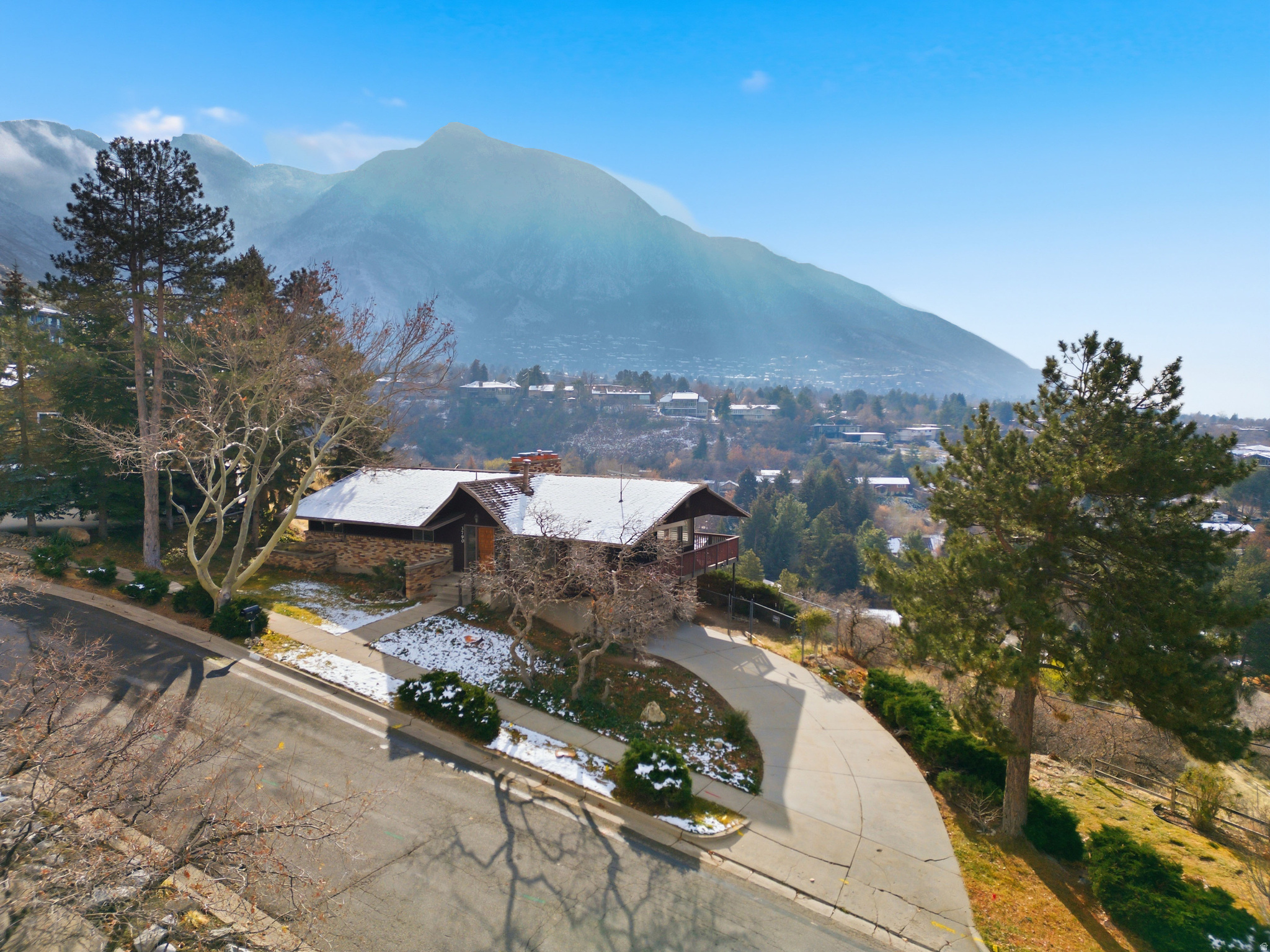 CREST VIEW MANOR - Residential