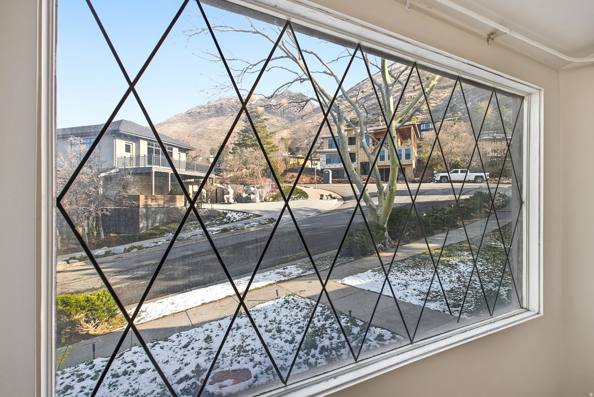 CREST VIEW MANOR - Residential