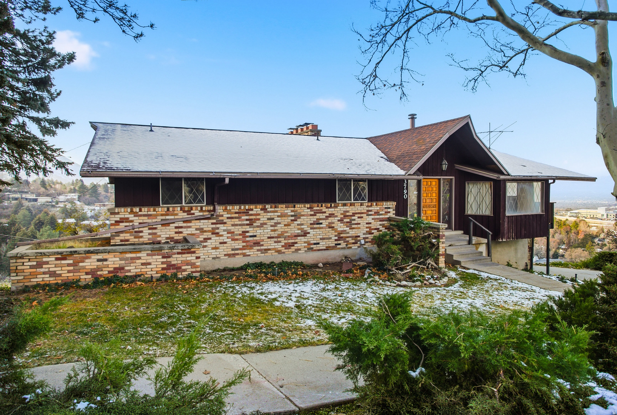 CREST VIEW MANOR - Residential