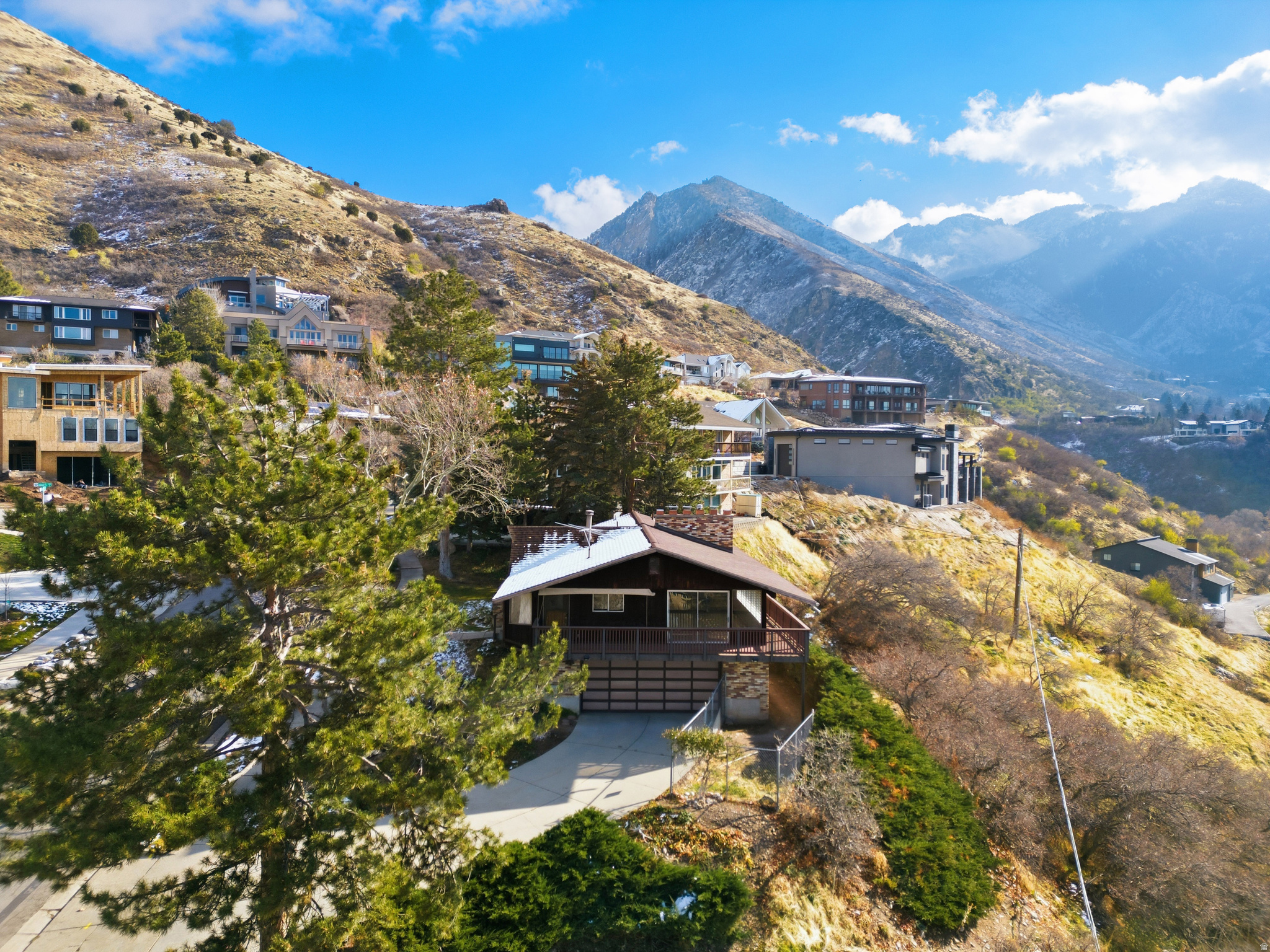 CREST VIEW MANOR - Residential