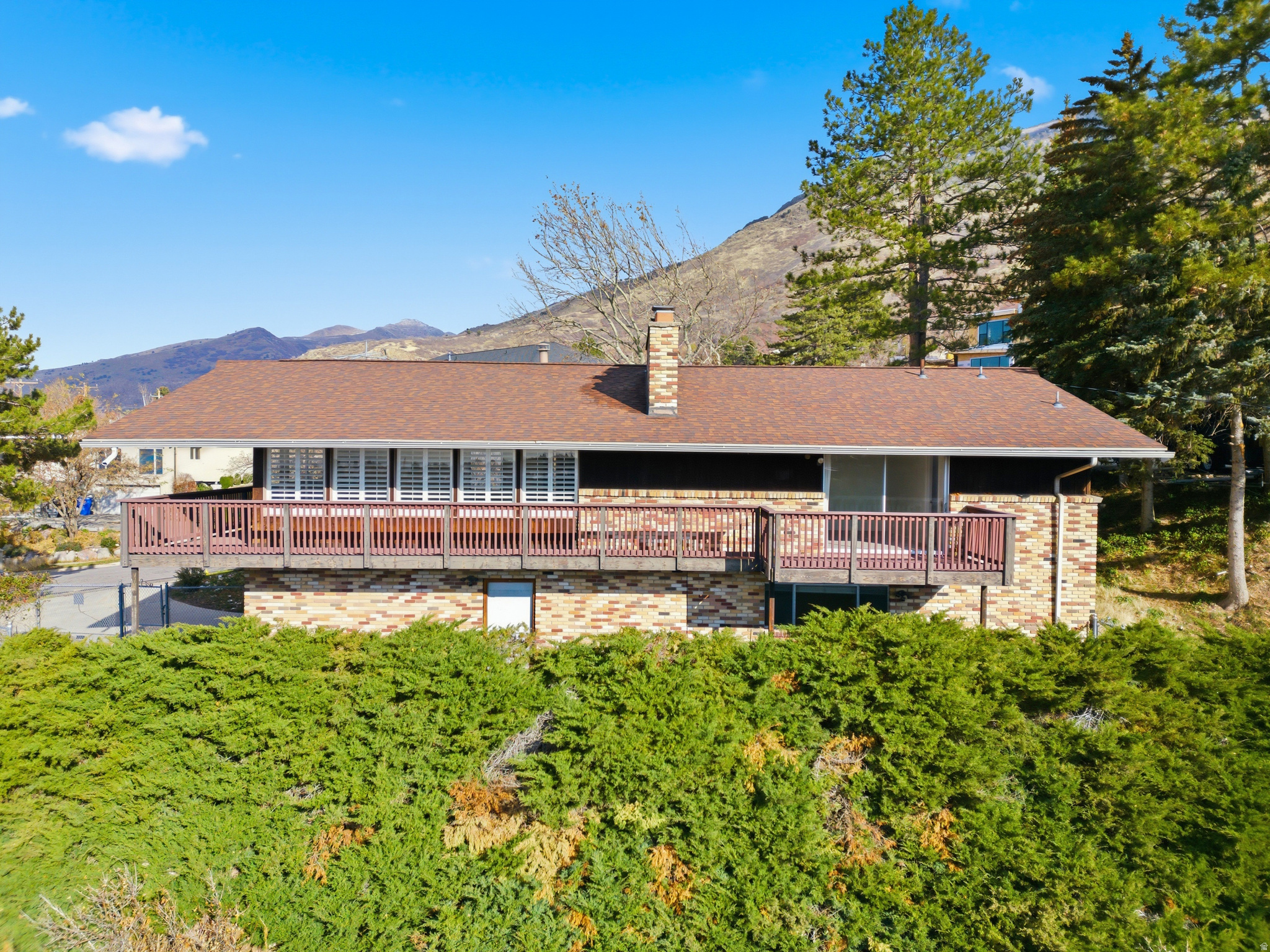 CREST VIEW MANOR - Residential