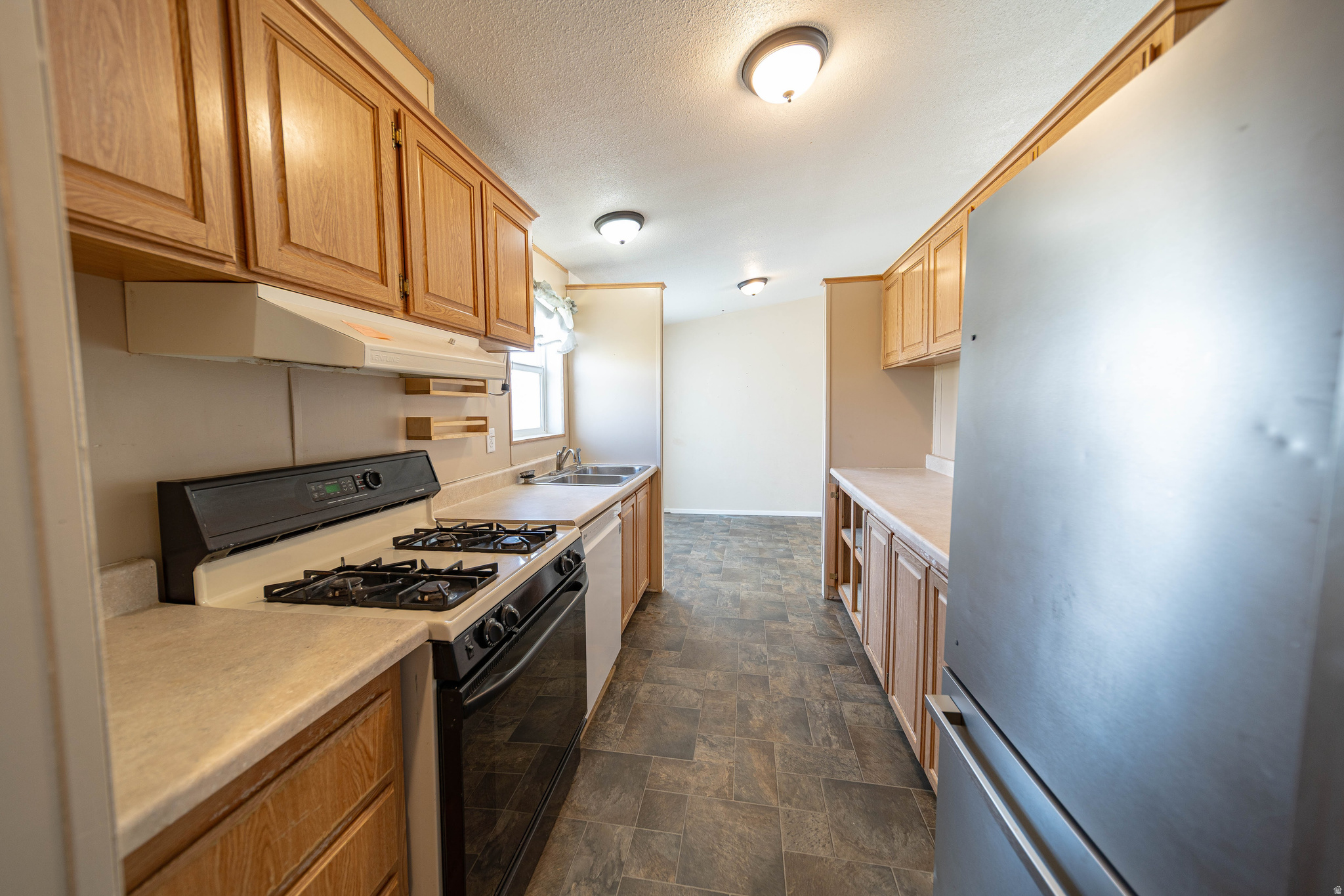 HILLVIEW VILLAGE - Residential