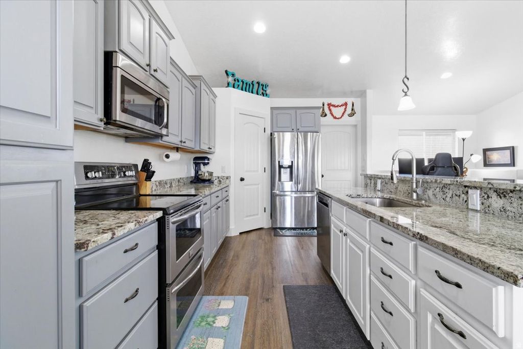 Photo of 141 W 300 N, Gunnison, UT 84634 (MLS # 2140803)