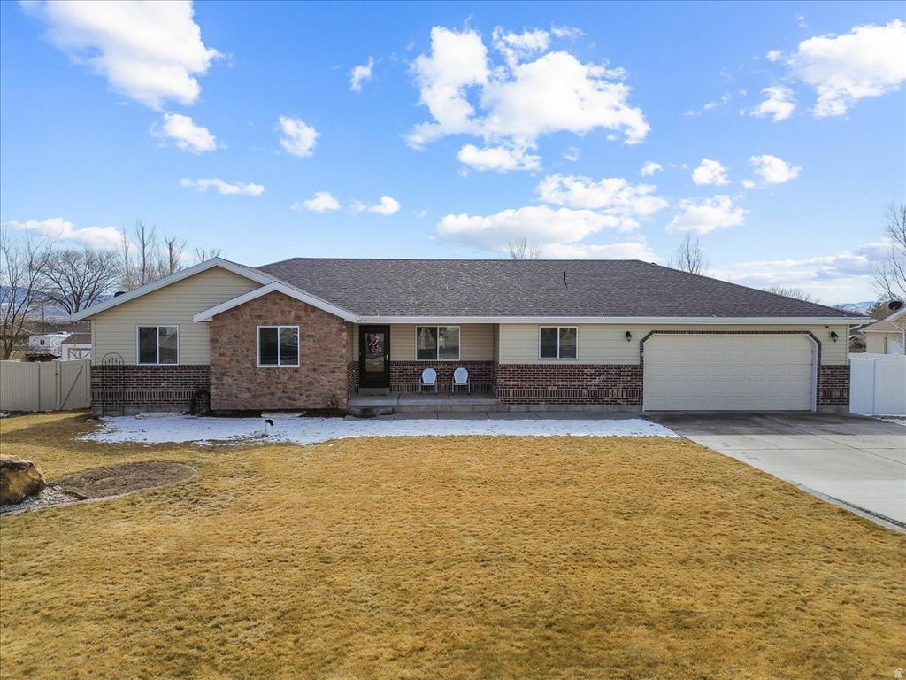 Photo of 141 W 300 N, Gunnison, UT 84634 (MLS # 2140803)
