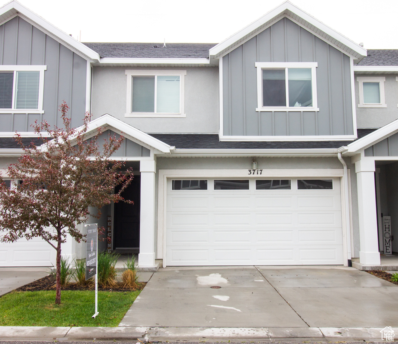 APPROVED Short Sale, Sold "AS-IS"... 3-bedroom, 2-bath townhome built in 2021. Needs some TLC. This home features vaulted ceilings, an open-concept layout, kitchen with granite countertops. Private fenced-in patio, modern finishes, a thoughtful floor plan. This home won't last long! Schedule your showing today!
