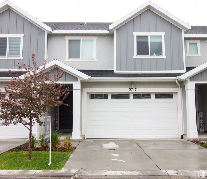 APPROVED Short Sale, Sold "AS-IS"... 3-bedroom, 2-bath townhome built in 2021. Needs some TLC. This home features vaulted ceilings, an open-concept layout, kitchen with granite countertops. Private fenced-in patio,  modern finishes, a thoughtful floor plan. This home won't last long! Schedule your showing today!
