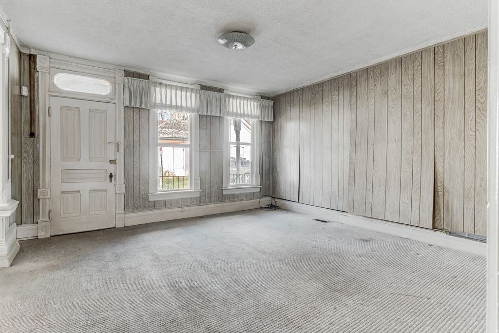 Photo of 450 E SEGO AVE, Salt Lake City, UT 84111 (MLS # 2125130)