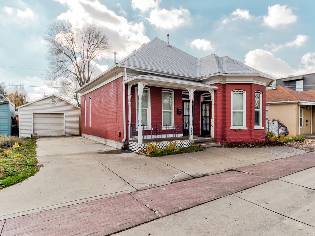 Photo of 450 E SEGO AVE, Salt Lake City, UT 84111 (MLS # 2125130)