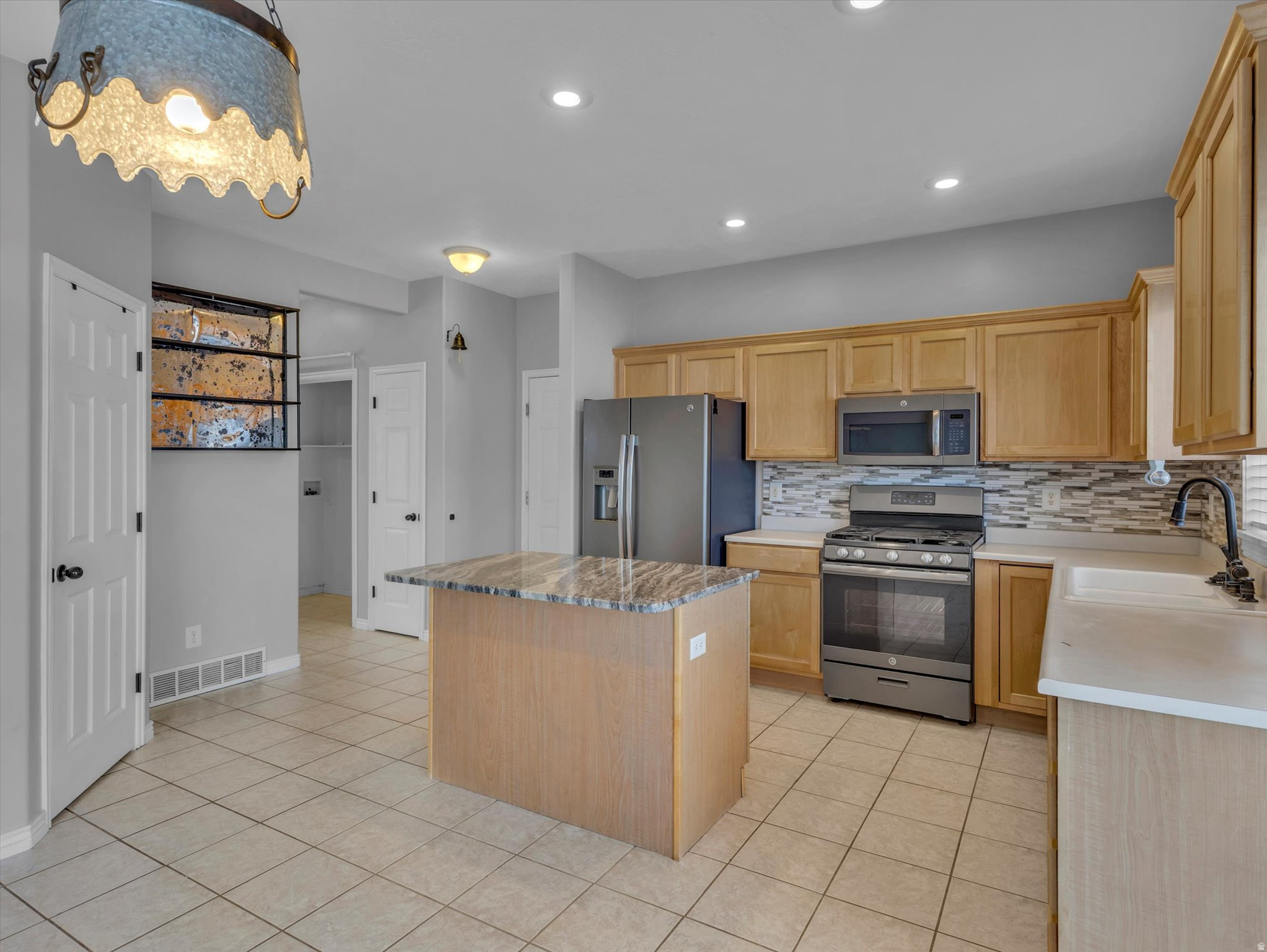 OVERLAKE - Residential