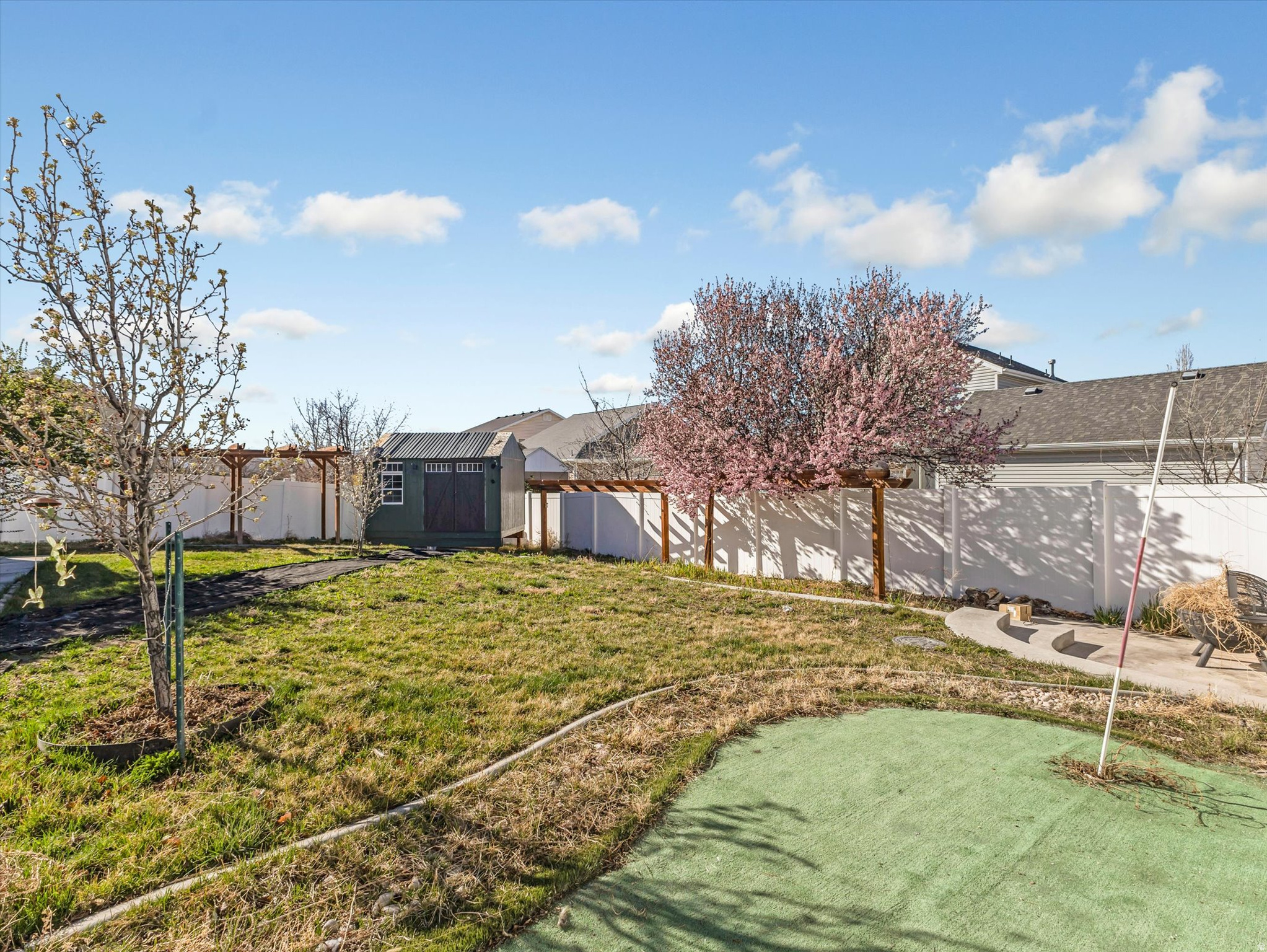 OVERLAKE - Residential