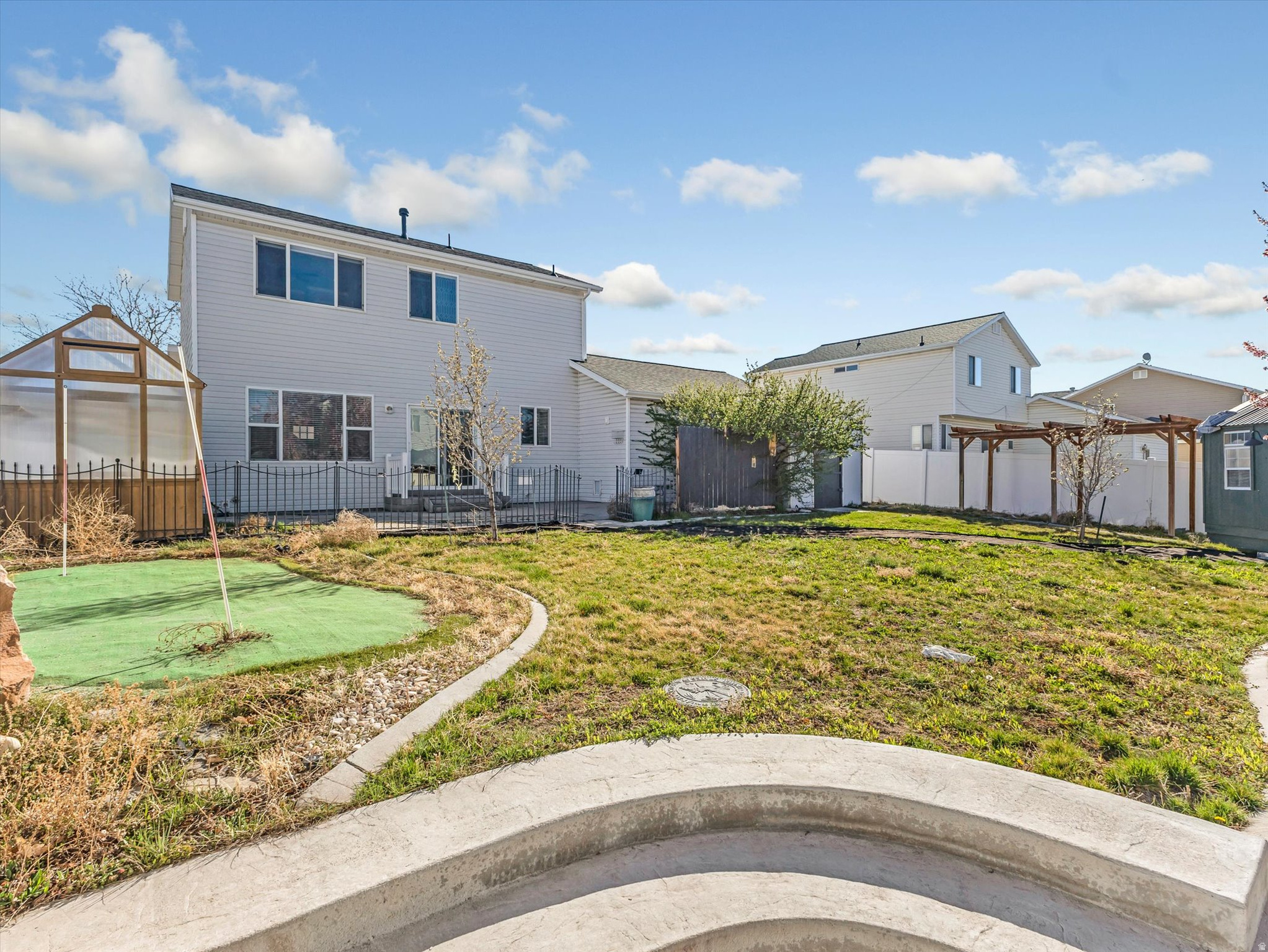 OVERLAKE - Residential