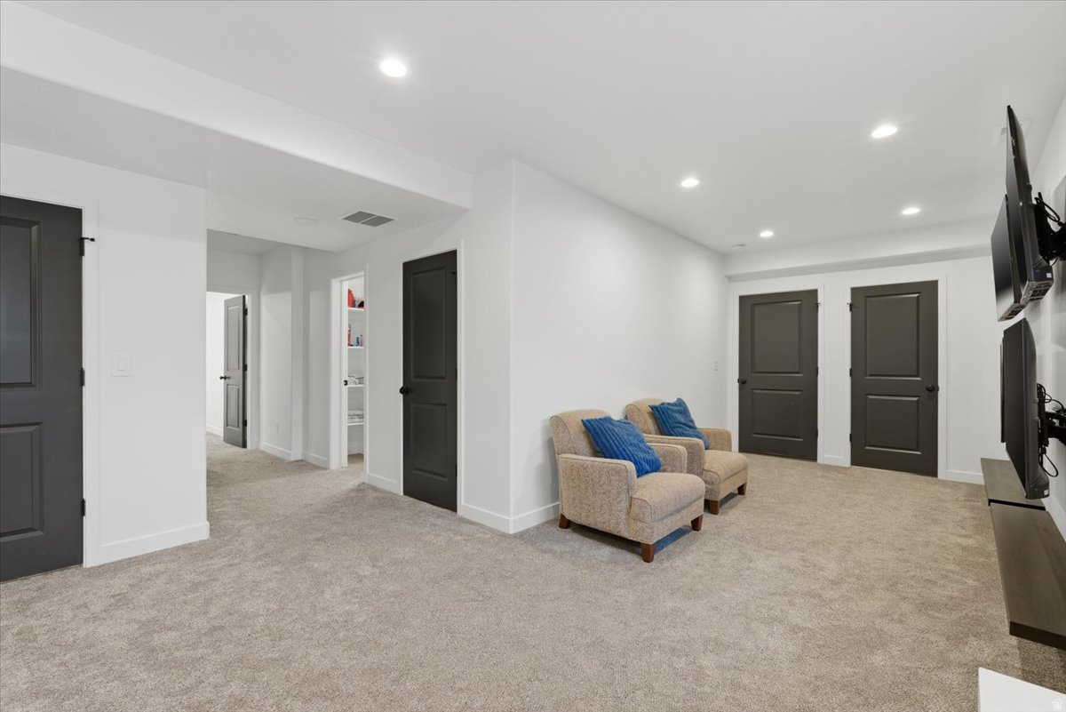 MAPLETON HEIGHTS - Residential