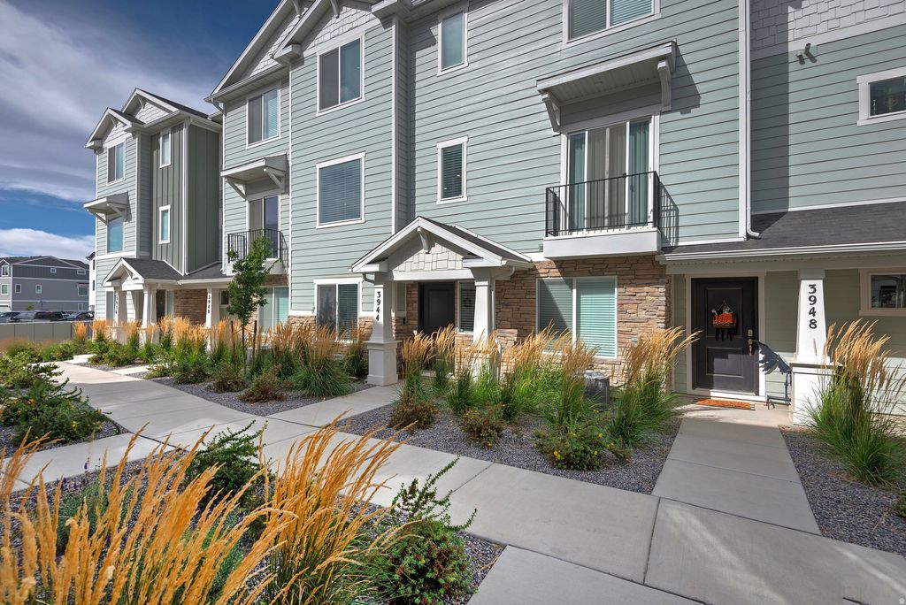 Photo of 3944 N EAGLE POINT LN N, Eagle Mountain, UT 84005 (MLS # 2146020)