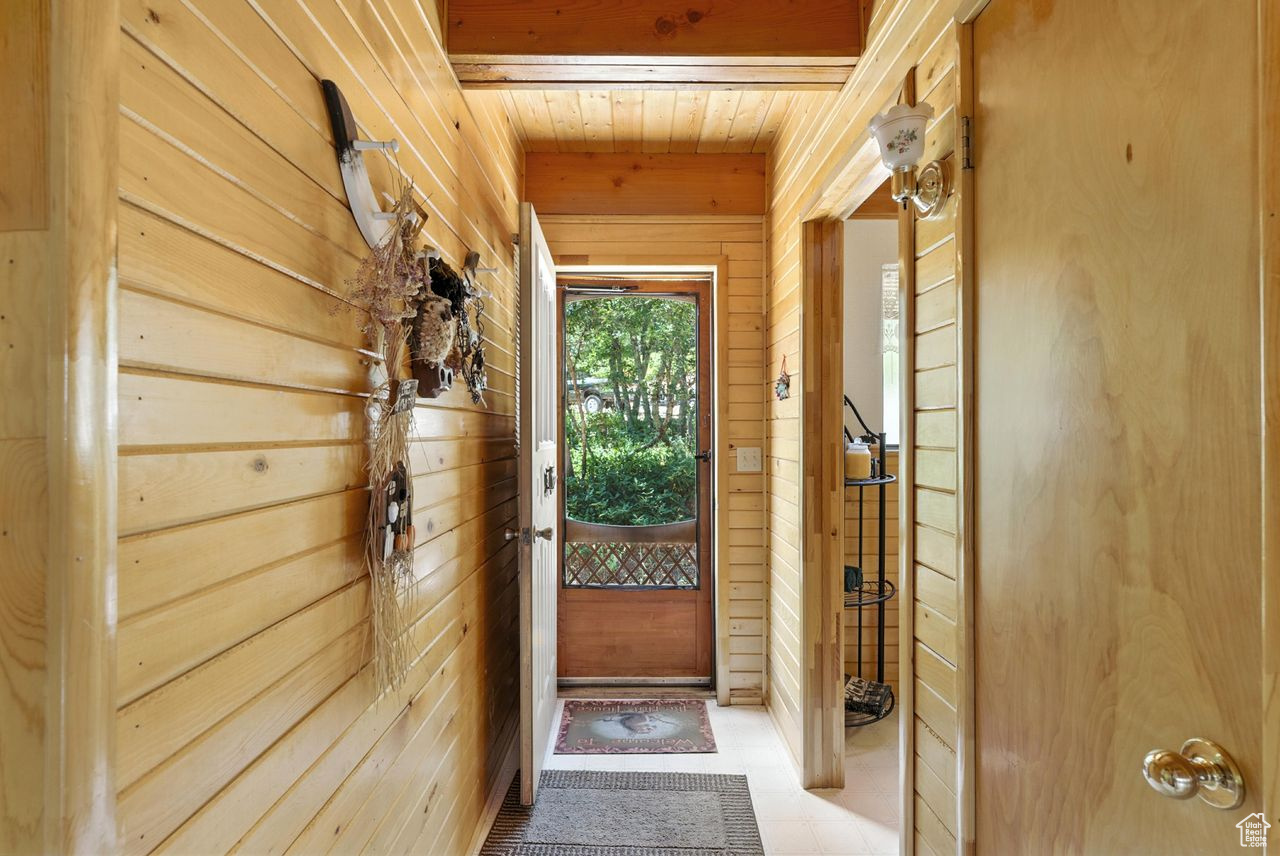 PINE MEADOW RANCH - Residential