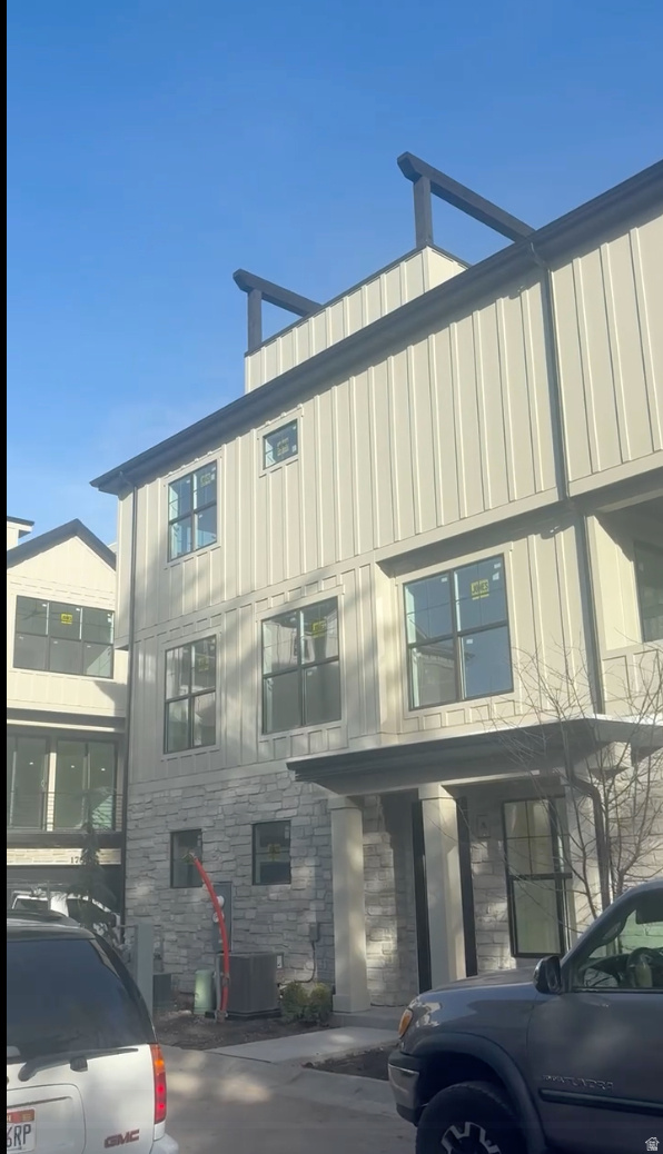 COTTAGES AT HOLLADAY - Residential