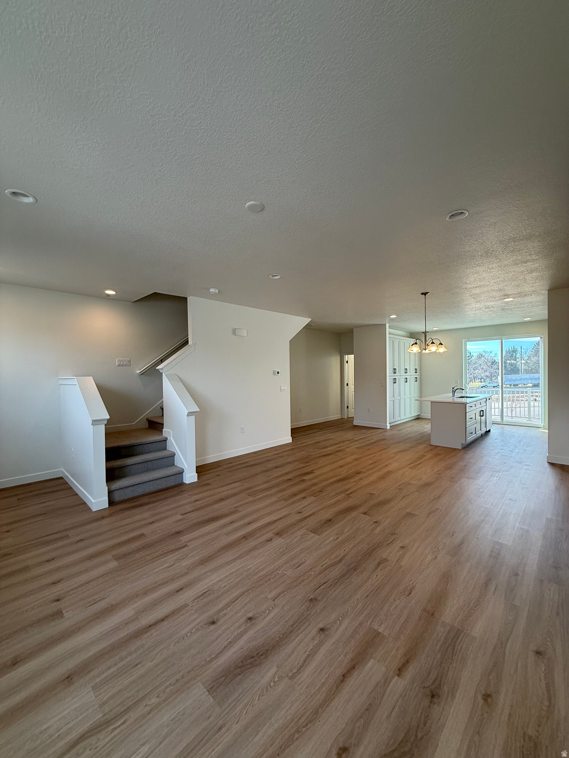 TOWNS ON MAIN - Residential