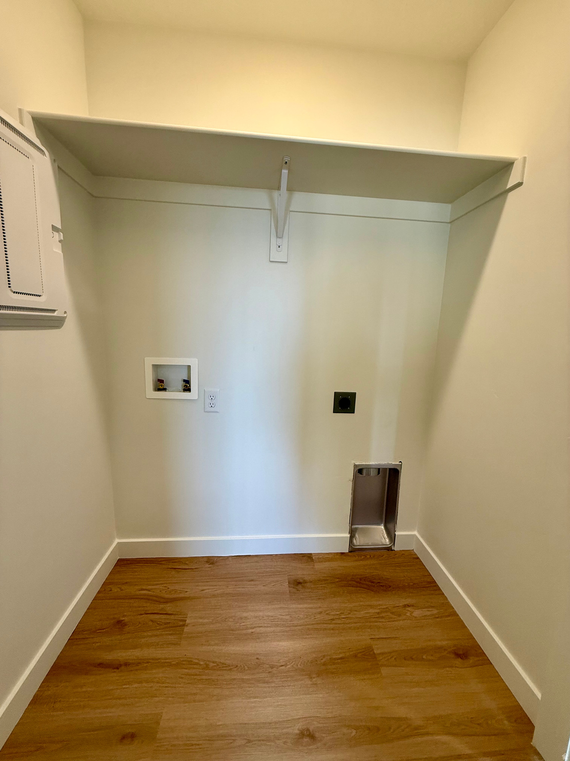 TOWNS ON MAIN - Residential