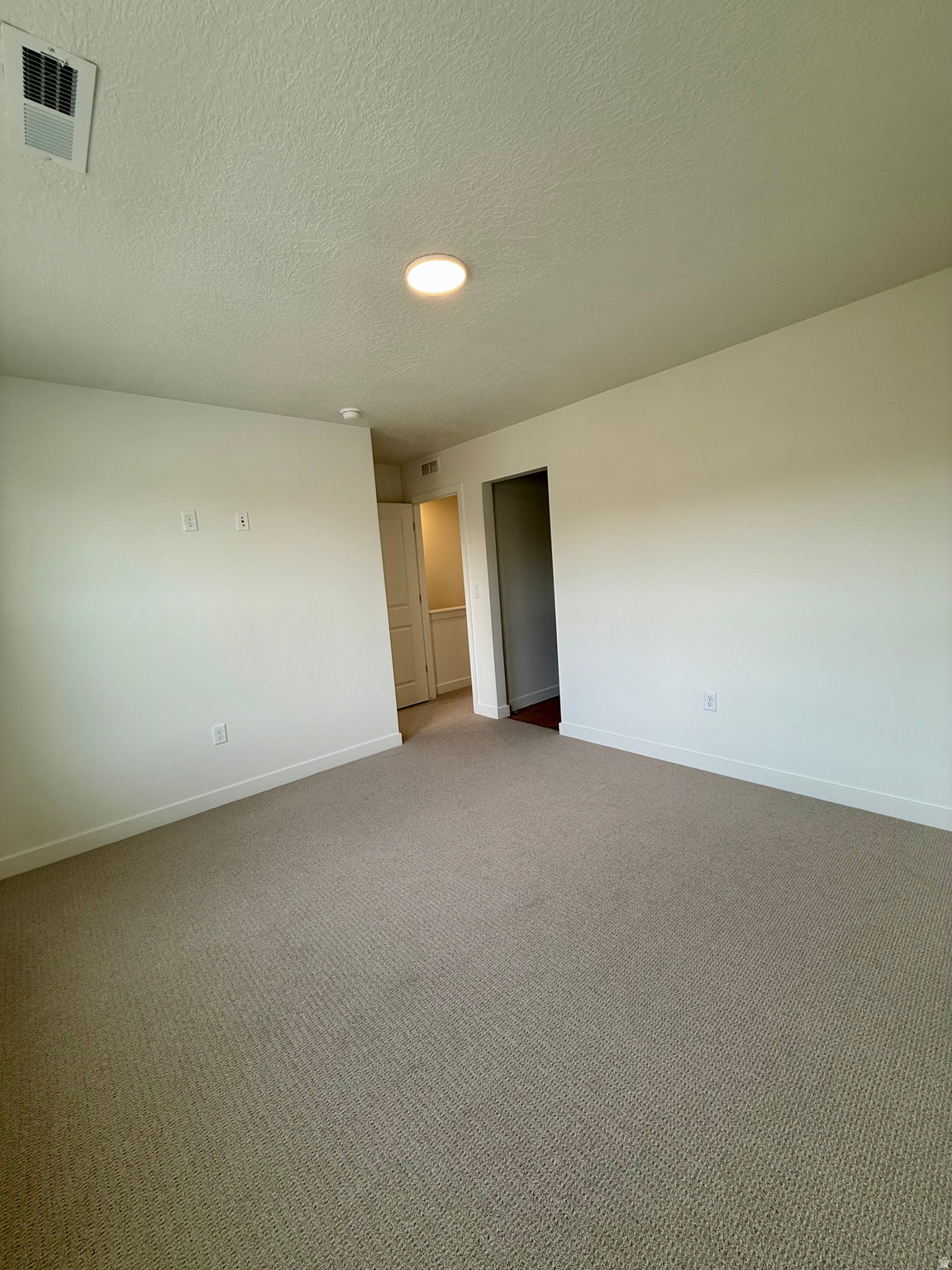 TOWNS ON MAIN - Residential