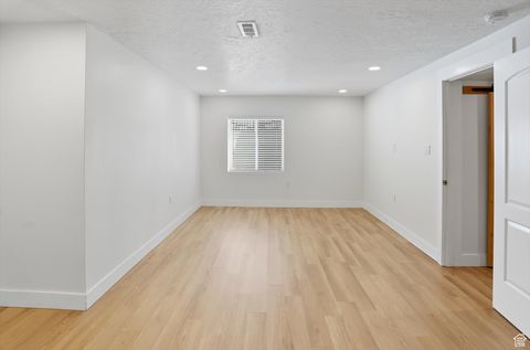 Tiny photo for 7089 GOLDEN RIDGE CT N, Eagle Mountain, UT 84005 (MLS # 2113696)