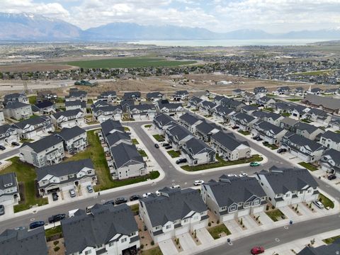 Tiny photo for 1023 N LEDGER DR #214, Saratoga Springs, UT 84045 (MLS # 2161455)