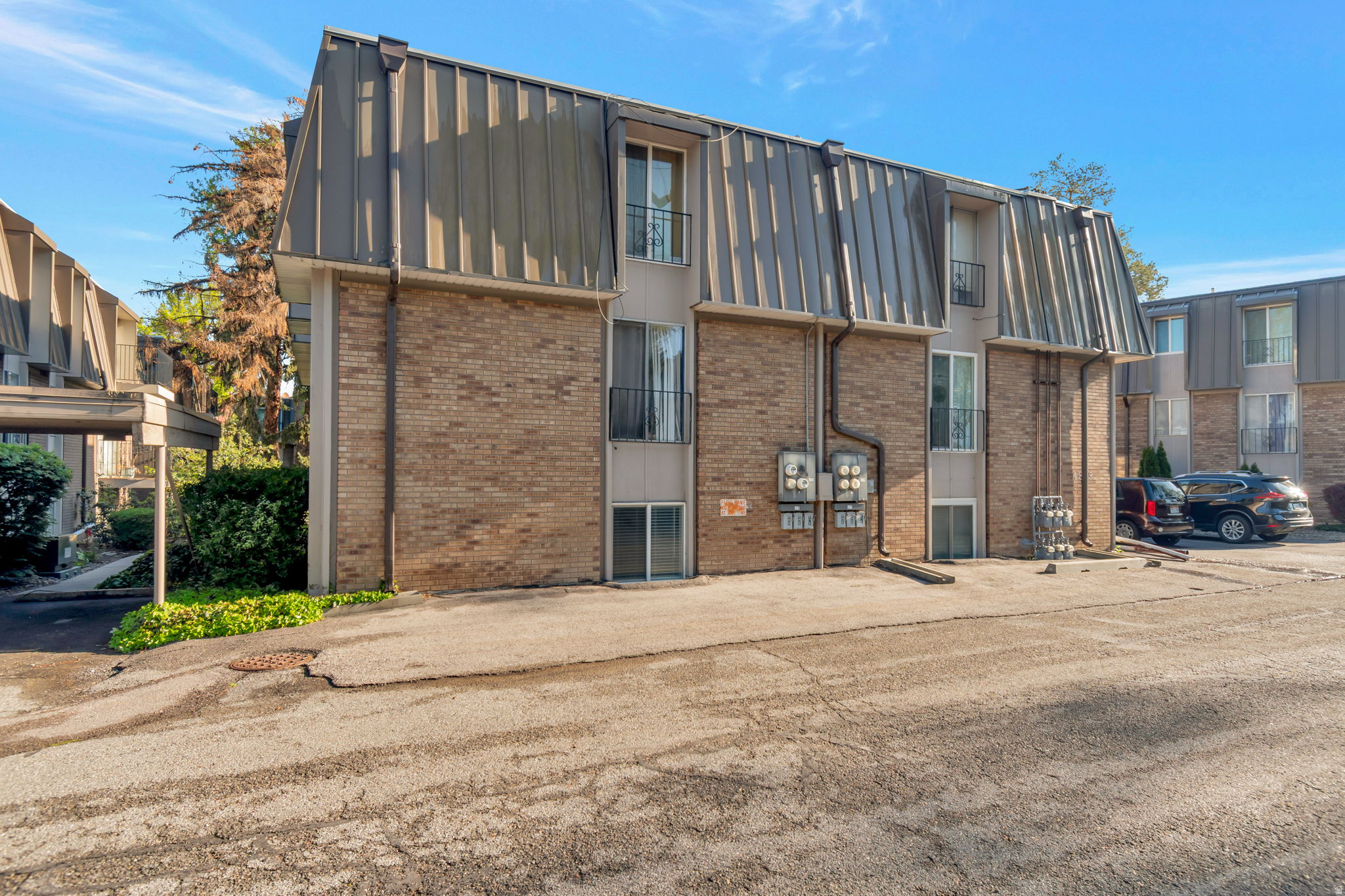 CHATEAU FORET 2 CONDO - Residential