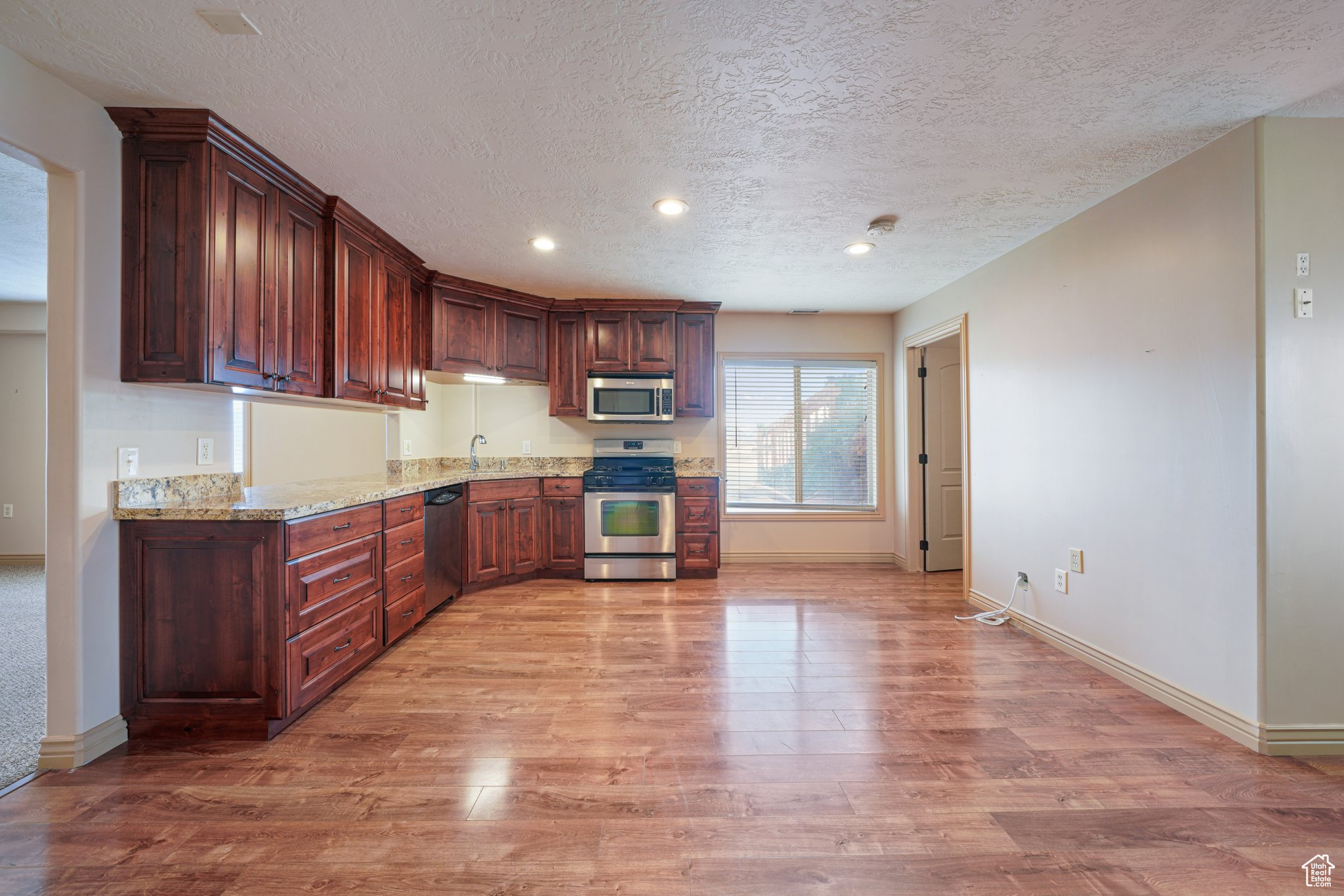 972 W Red Fox Ln, Saratoga Springs, Utah image 5