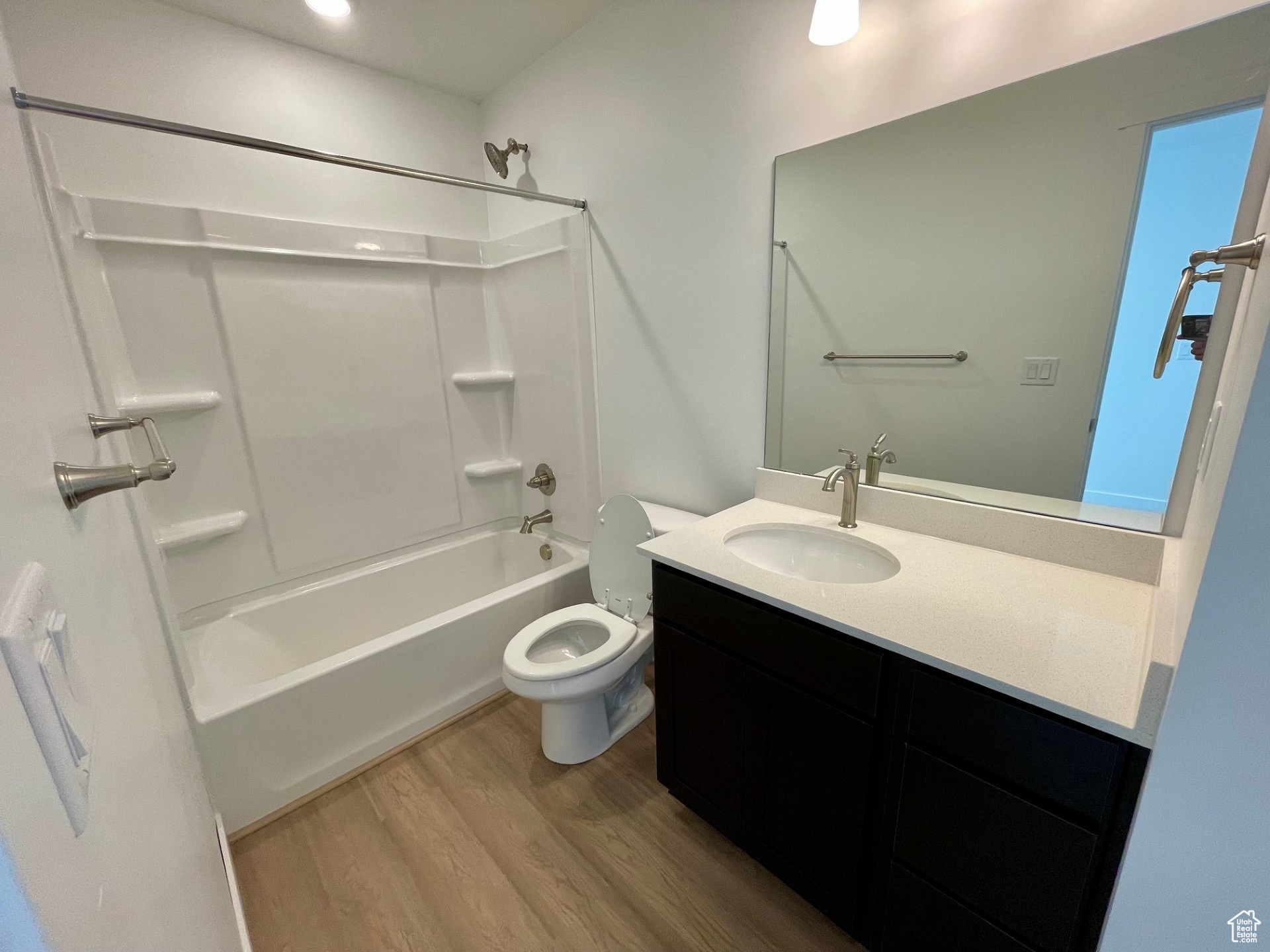 BEACON POINTE - Residential