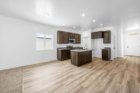 Tiny photo for 1611 S SAGEBERRY DR #338, Santaquin, UT 84655 (MLS # 2127569)