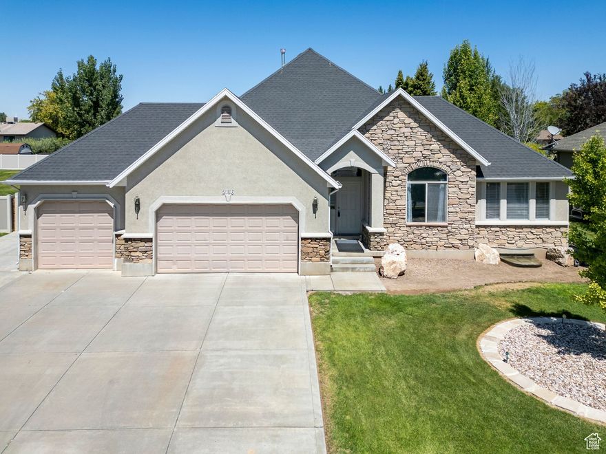 One owner of a bright and very clean rambler with huge yard and great mountain views in desired Stacy MeadowsThis south-facing home features a bright and open floor plan with vaulted ceilings, Corian countertops, and 2-tone oil-based paint. Enjoy 6 spacious bedrooms, 3 full bathrooms, a jetted tub in the primary suite, and a walk-in closet. The basement is 90% finished, offering additional large storage room, living space and flexibility. Includes a 3-car garage with 8-foot doors, gas fireplace, and a fully landscaped 0.30-acre lot with curb & gutter, sidewalks, and mountain views. Friendly neighborhood close to shopping, hospitals, and schools.