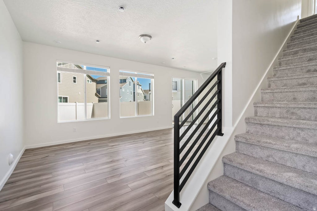 Photo of 395 E HALLS CREEK RD, Saratoga Springs, UT 84045 (MLS # 2173743)