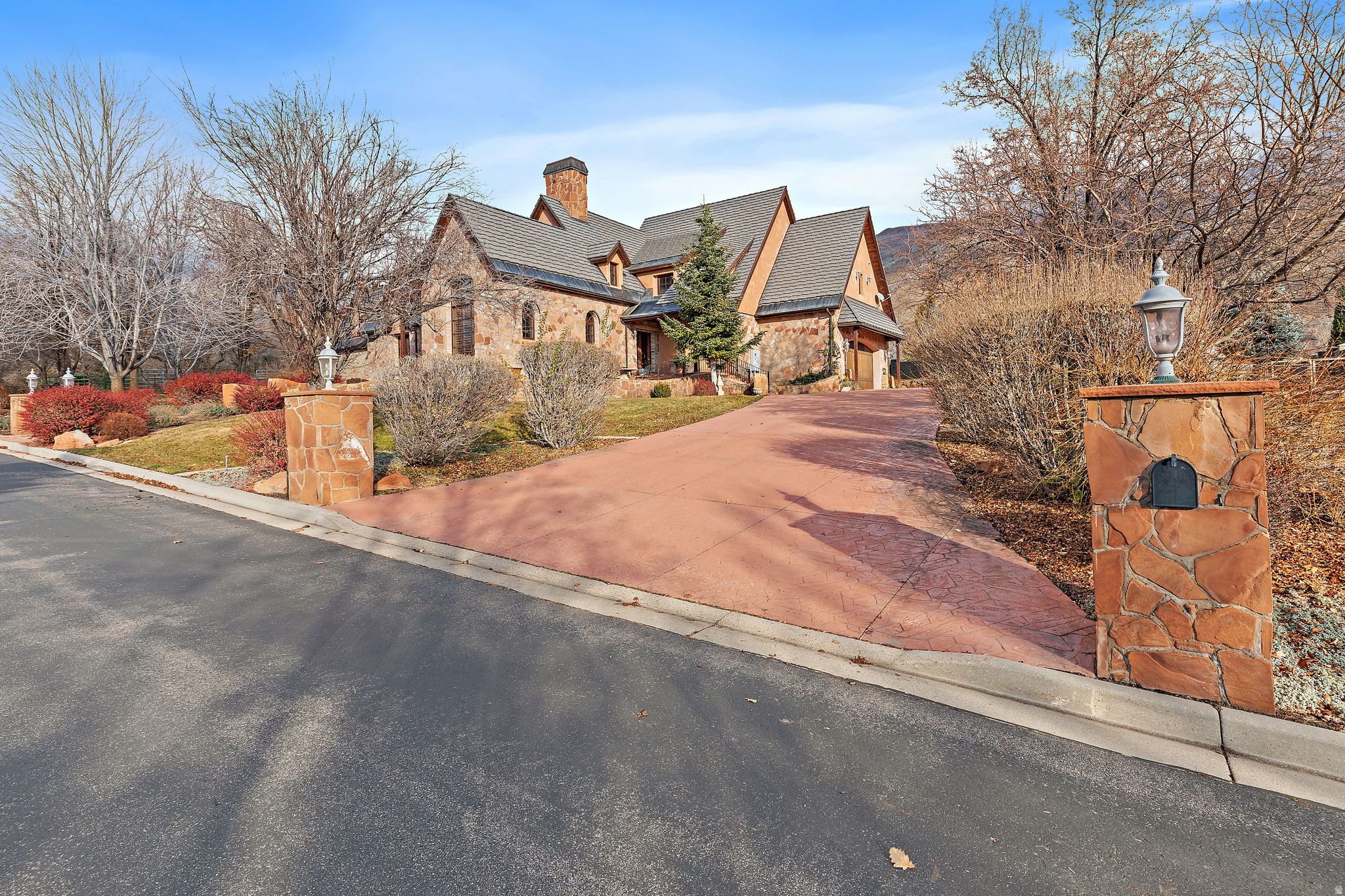 SUNBROOK - Residential