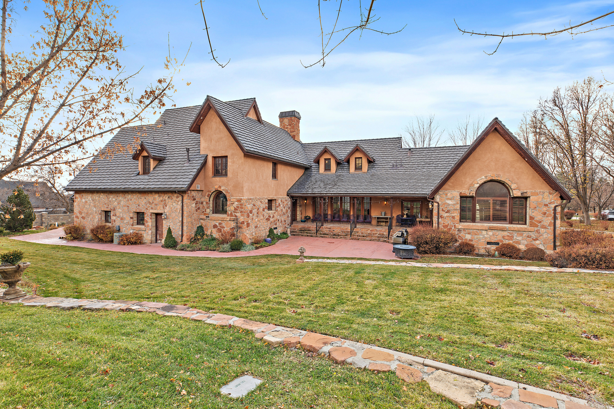 SUNBROOK - Residential