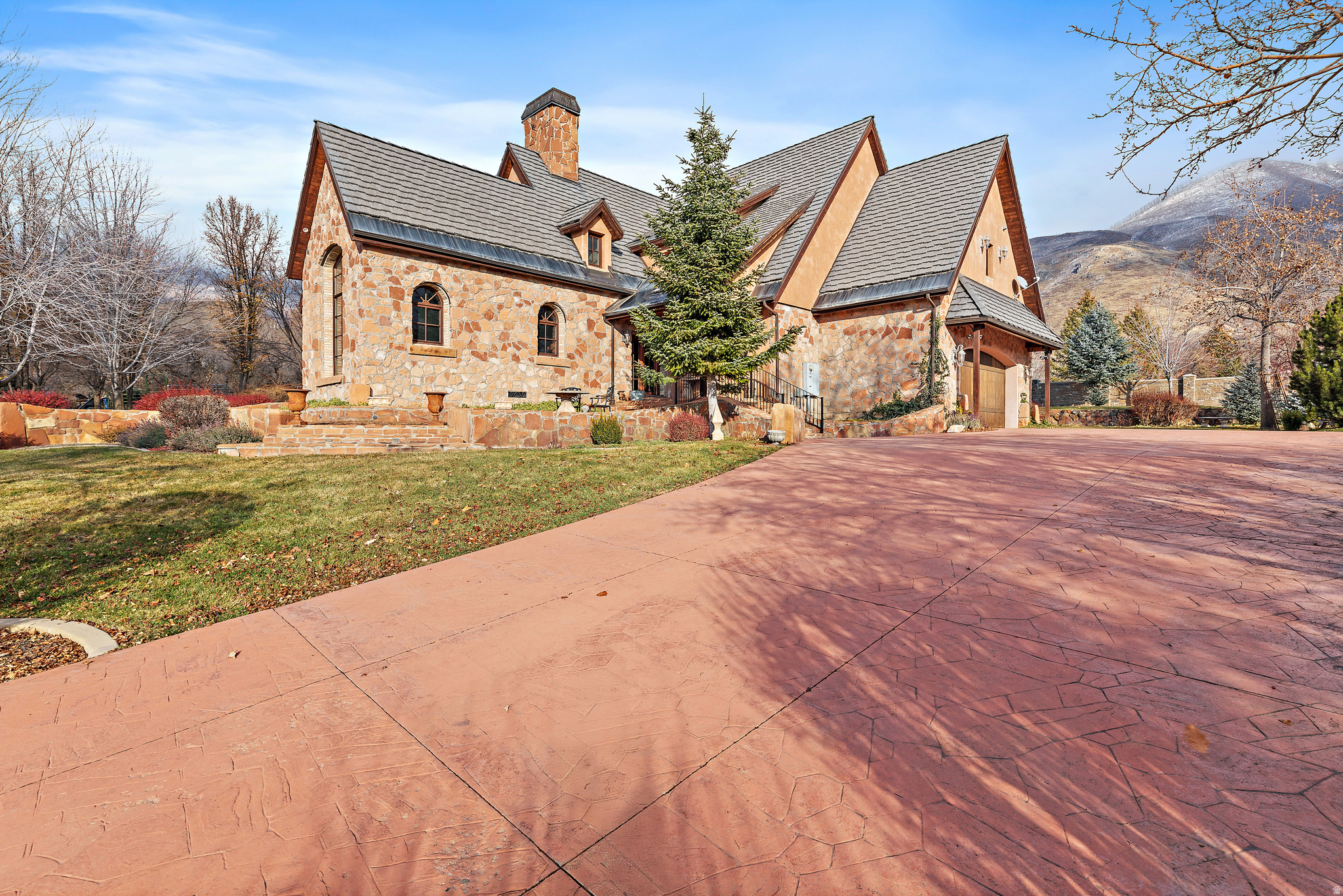 SUNBROOK - Residential