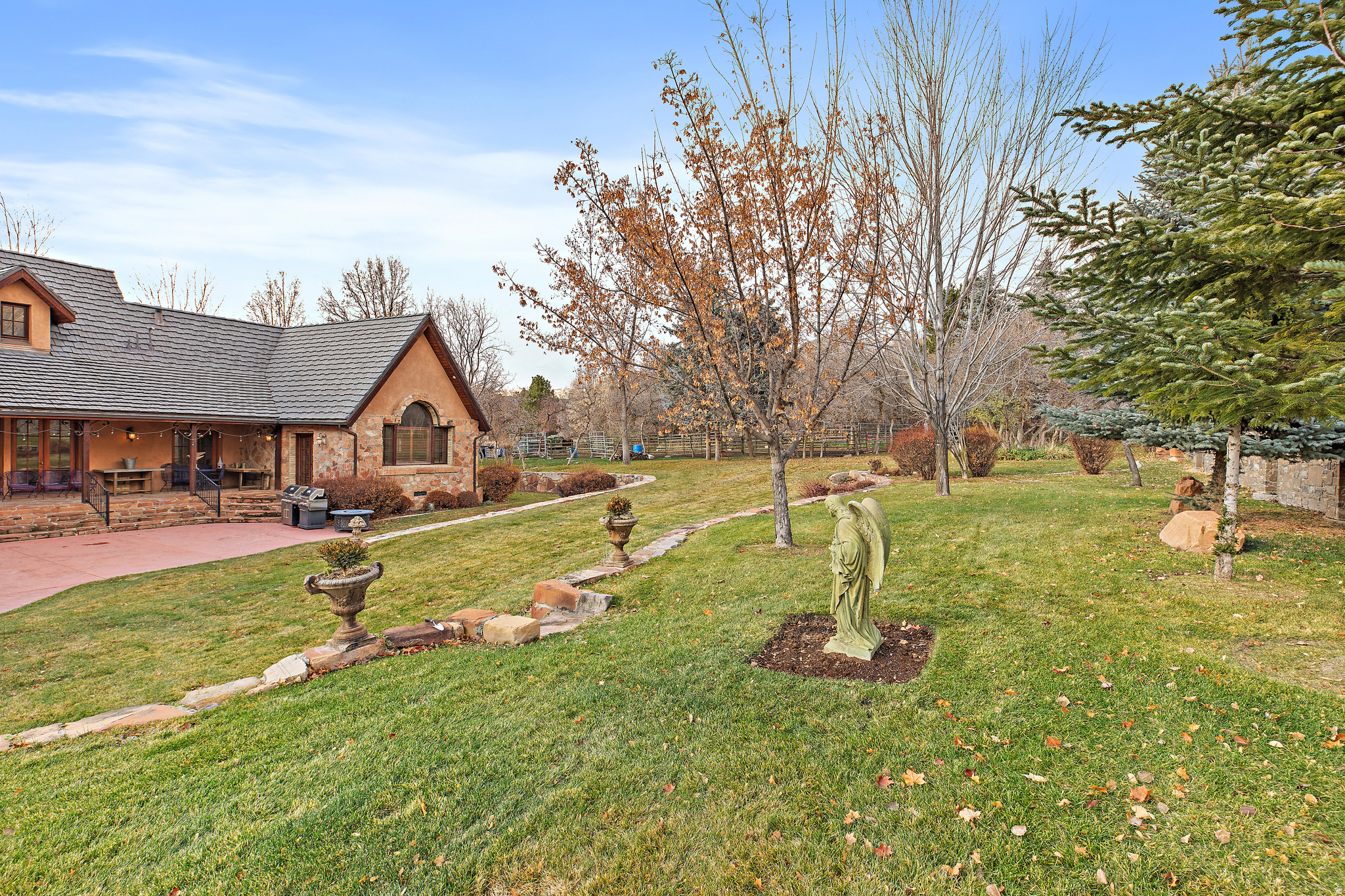 SUNBROOK - Residential