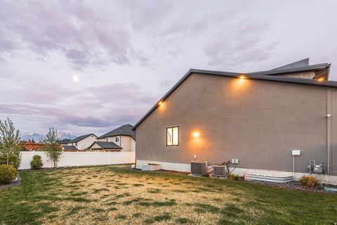 Tiny photo for 10581 S VERDA CIR, South Jordan, UT 84095 (MLS # 2147420)