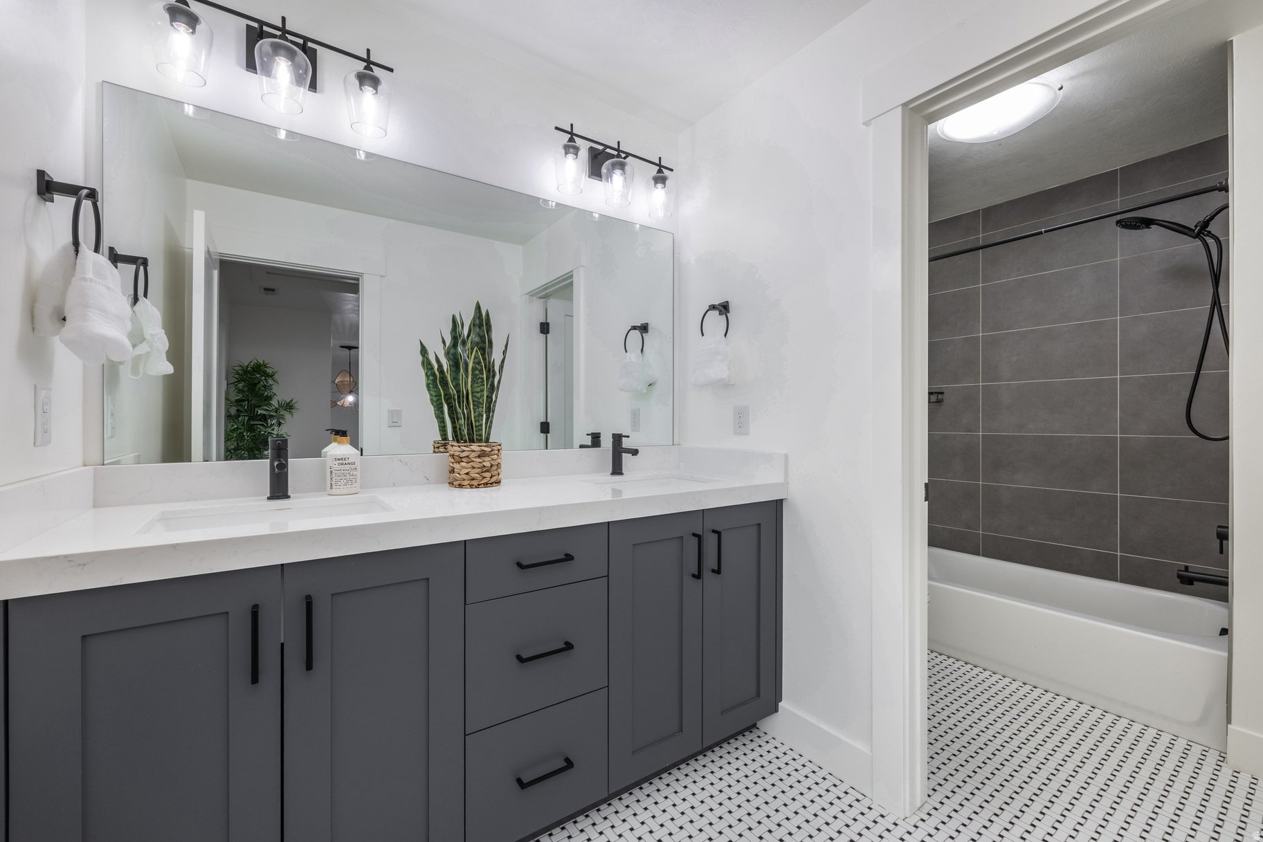 MCMULLIN ACRES - Residential