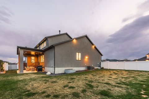 Tiny photo for 10581 S VERDA CIR, South Jordan, UT 84095 (MLS # 2147420)