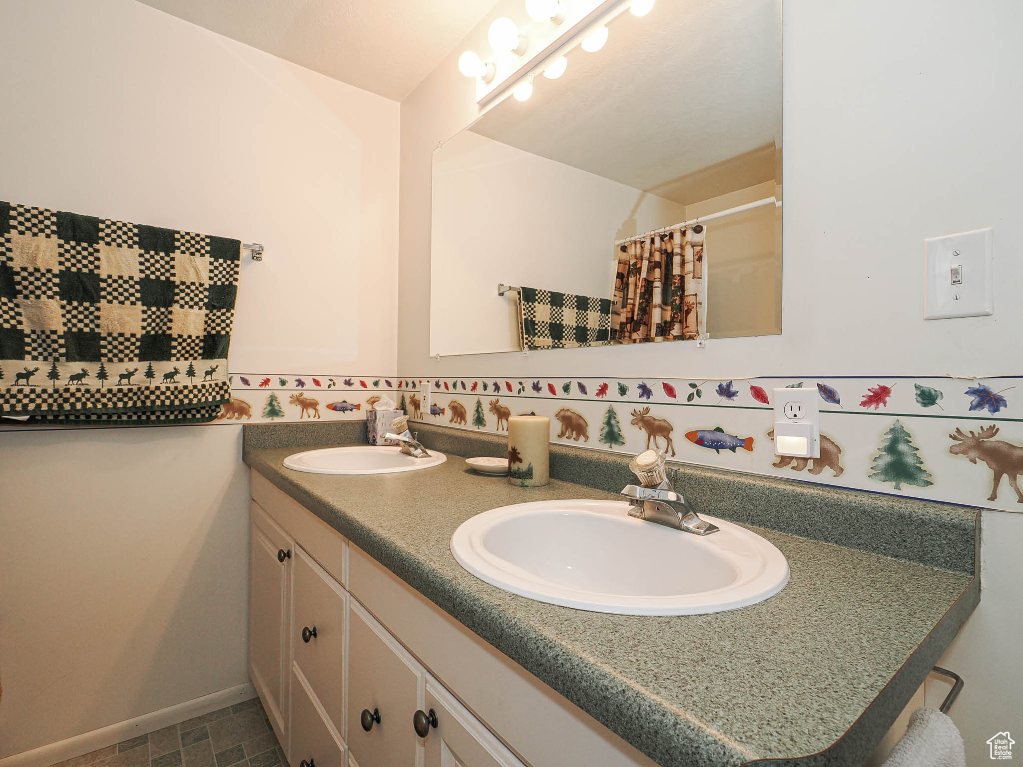 SKYLINE MOUNTAIN - Residential