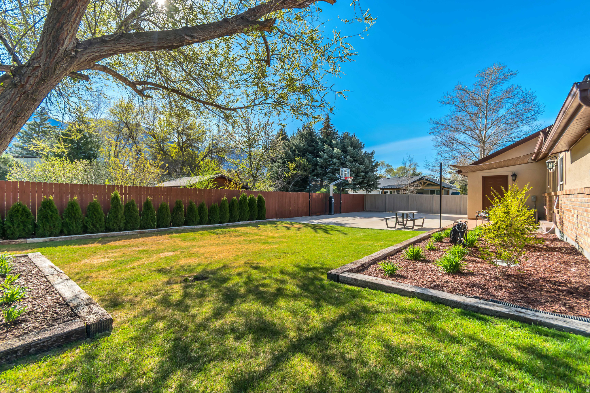 RON STRONG - Residential