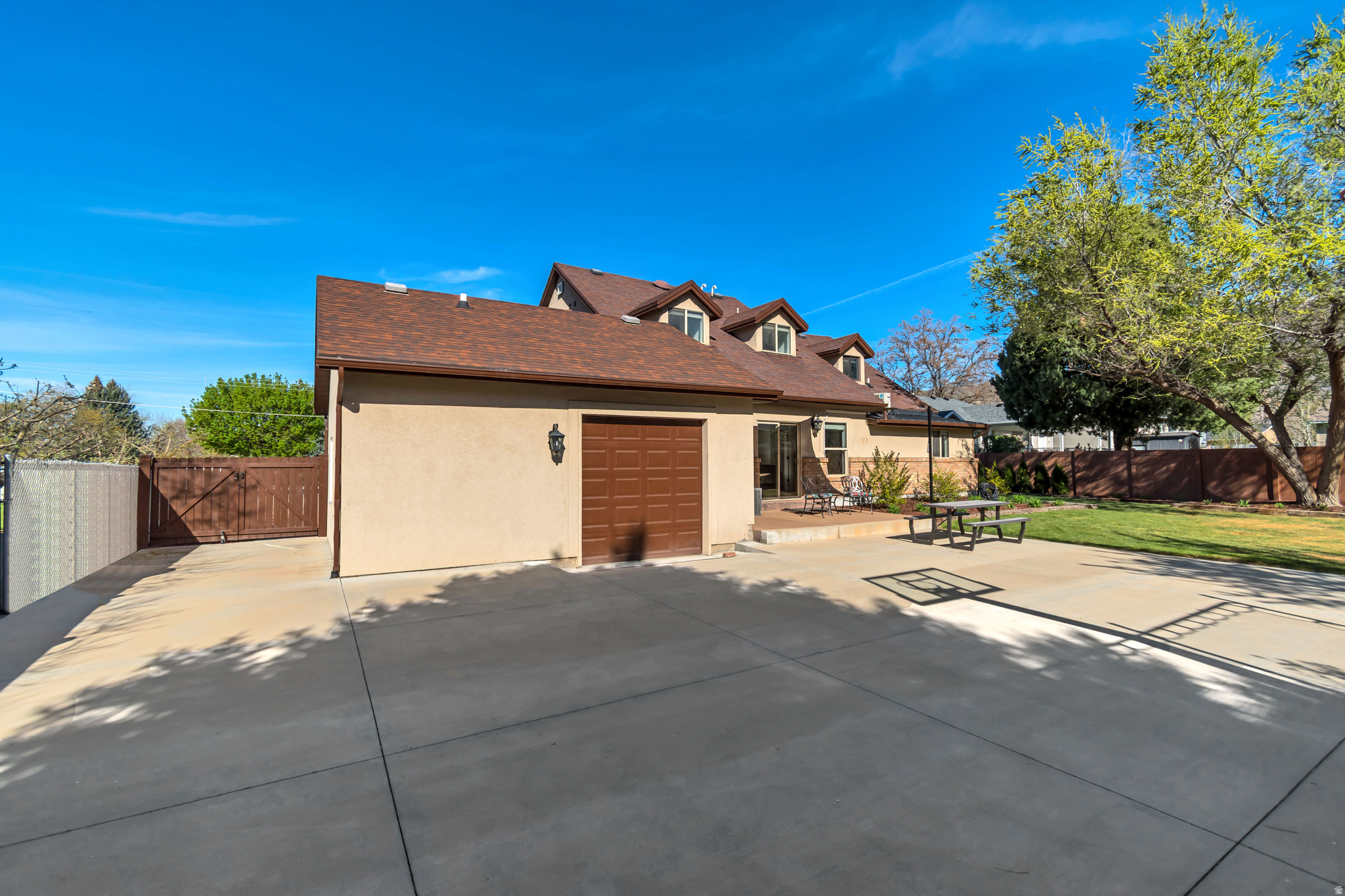 RON STRONG - Residential