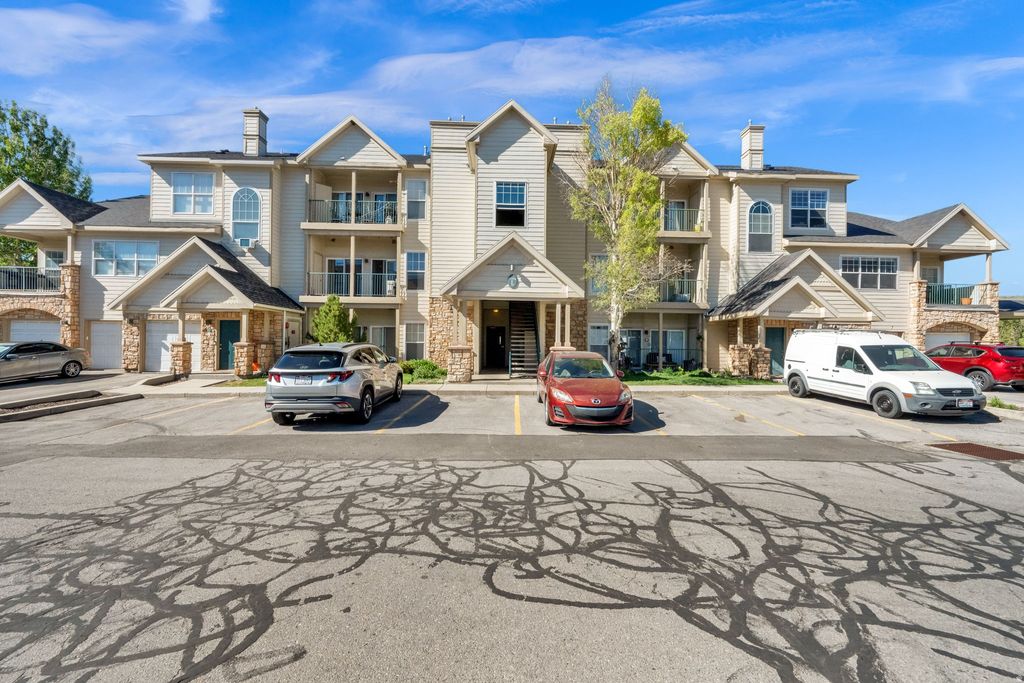 Photo of 900 N BITNER RD E #L-22, Park City, UT 84098 (MLS # 2166284)