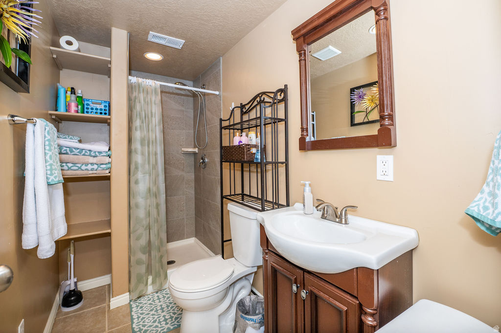 TOWNHOMES AT HIGHBURY COMMONS - Residential