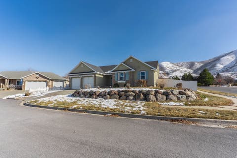 Homes For Sale - 1595 S 50<br/> Payson, UT 84651