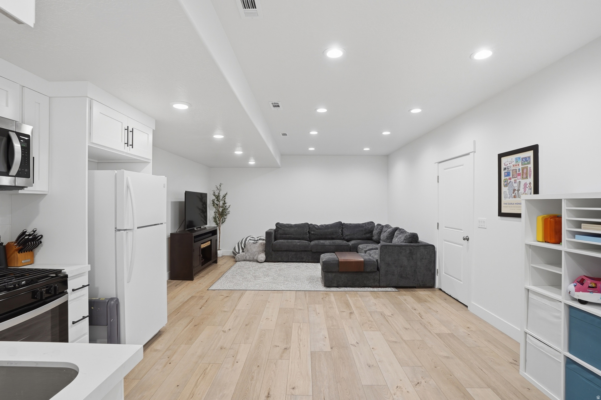 HIDDEN OAKS - Residential